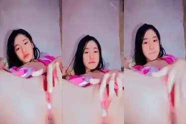 ABG SMA Cantik Main Jari Sampai Muncrat Pink